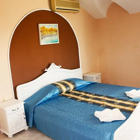Hotel Family Paros 2 2*