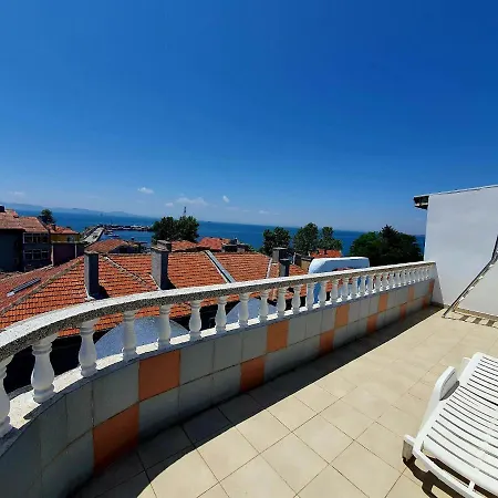 Family Paros 2 포마리