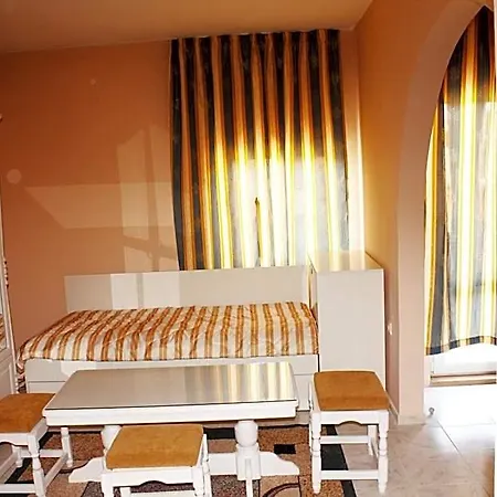 Hotel Family Paros 2 2*