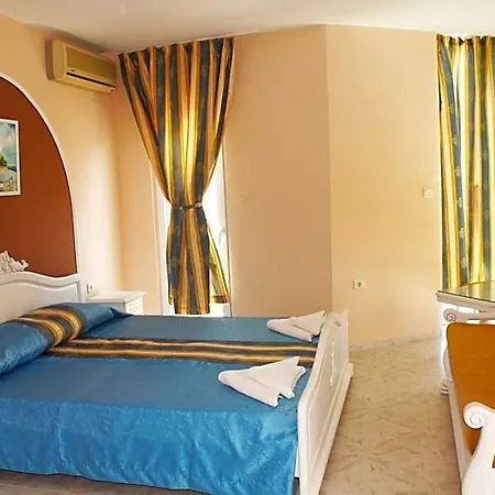 Family Paros 2 Hotel 2*