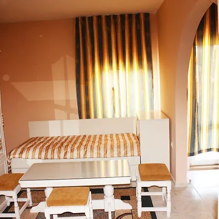 Family Paros 2 포마리