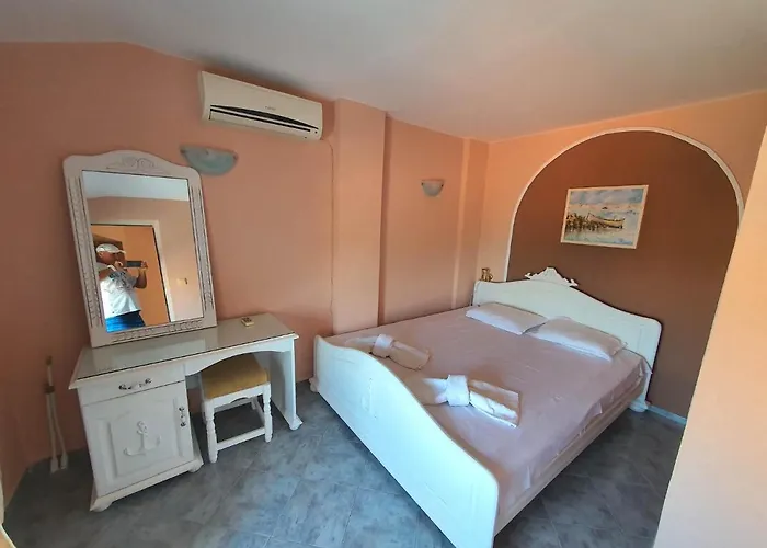 Family Paros 2 2* Pomorie